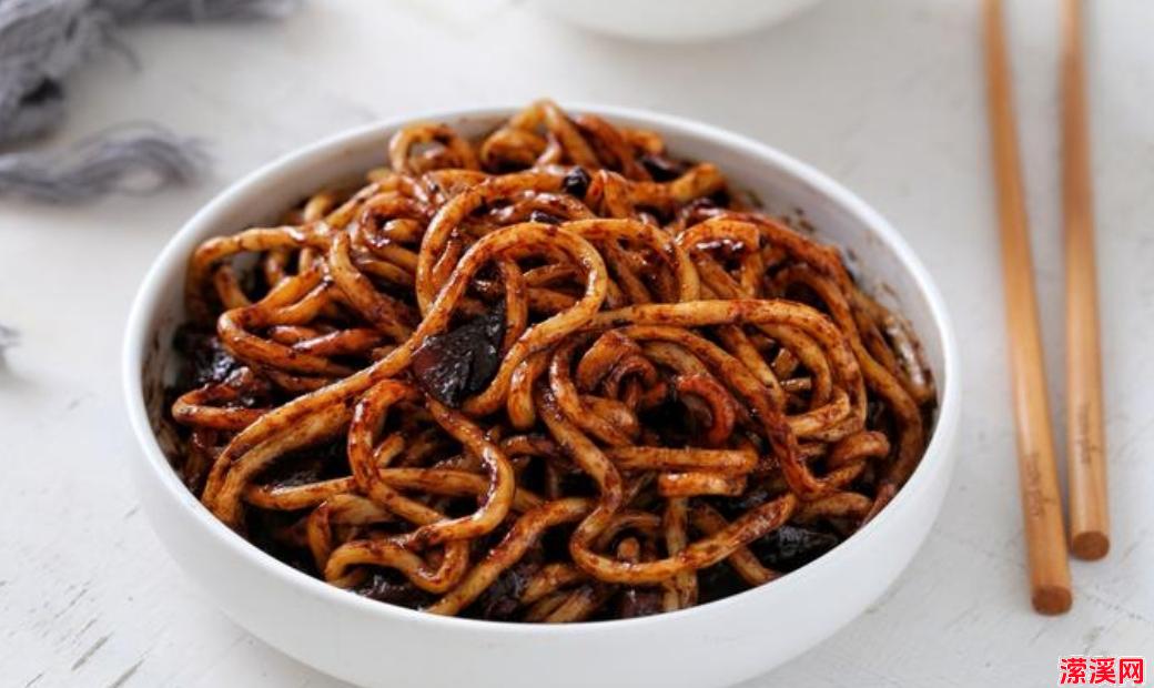 Screenshot_2024-04-27-19-31-47-07_17ae230bd422a68cfde22a0269a30d19.jpg 韩式炸酱面:传统与现代的完美融合