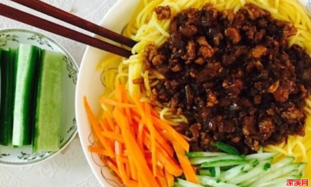 Screenshot_2024-04-27-19-31-21-23_17ae230bd422a68cfde22a0269a30d19.jpg 韩式炸酱面:传统与现代的完美融合