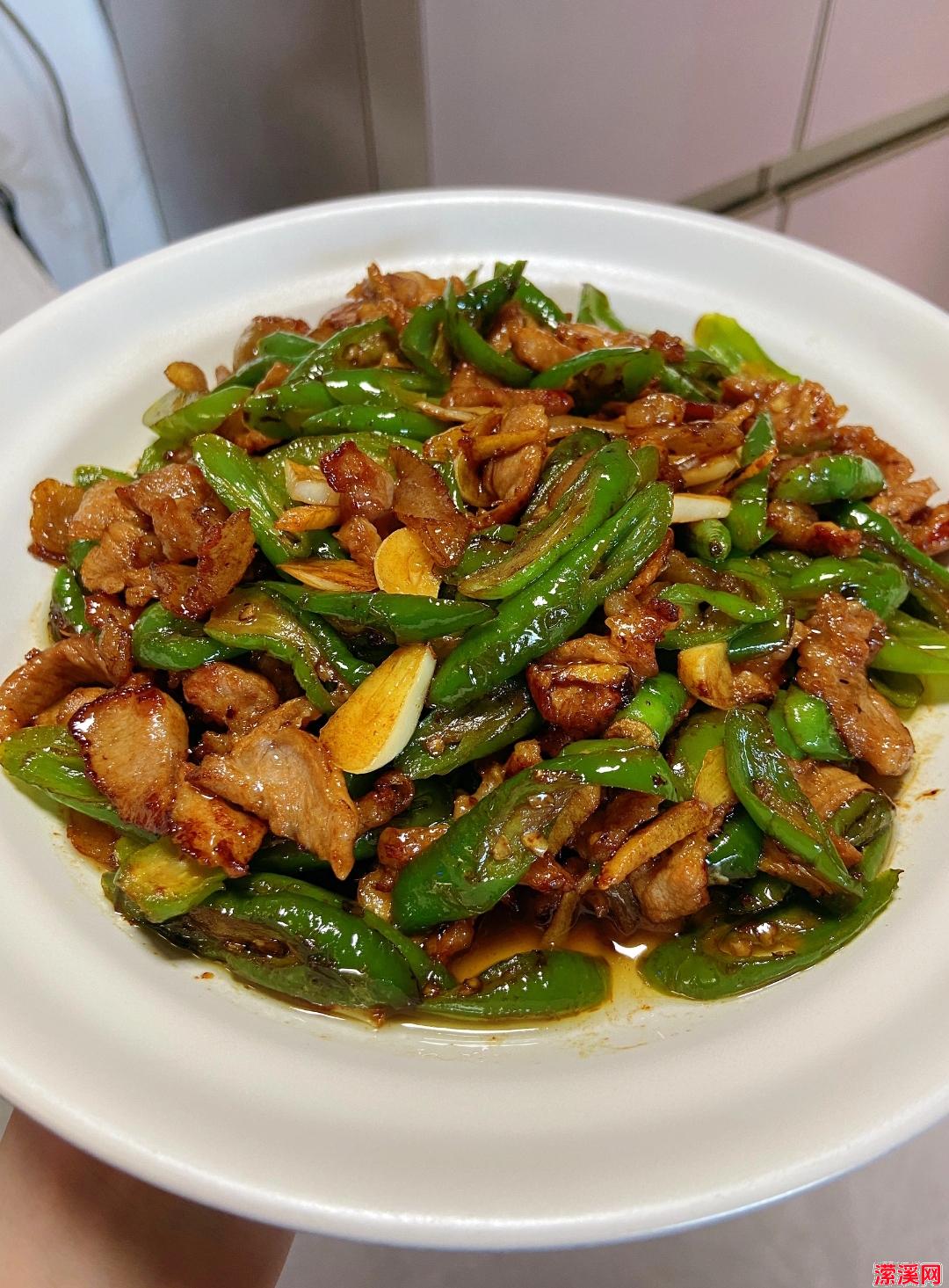 经典家常，香辣美味，色香诱人——辣椒炒肉