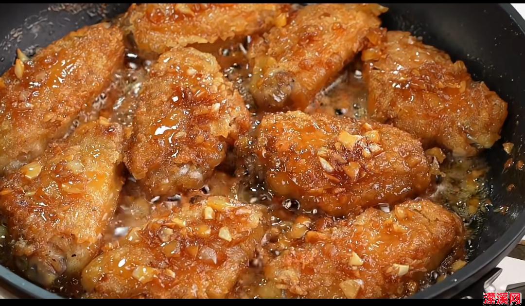 详细阅读:蒜香与奶香的交响曲 —— 蒜香黄油鸡翅 蒜香与奶香的交响曲 —— 蒜香黄油鸡翅