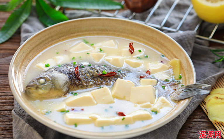 鲫鱼豆腐汤怎么做，大厨教你鲫鱼豆腐汤的做法