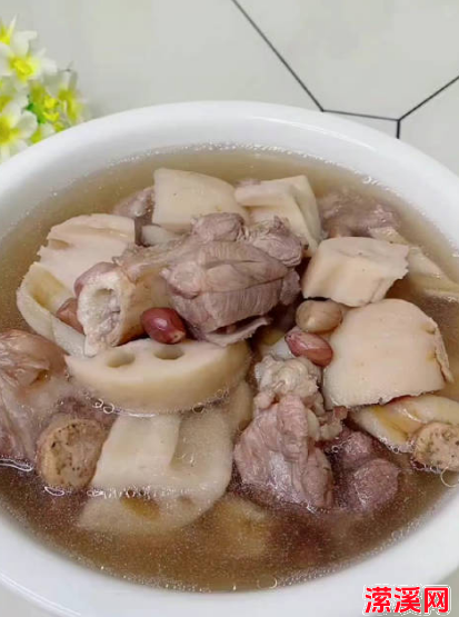 详细阅读:藕怎么炖的软烂好吃,谨记3点窍门汤鲜藕糯 藕怎么炖的软烂好吃,谨记3点窍门汤鲜藕糯