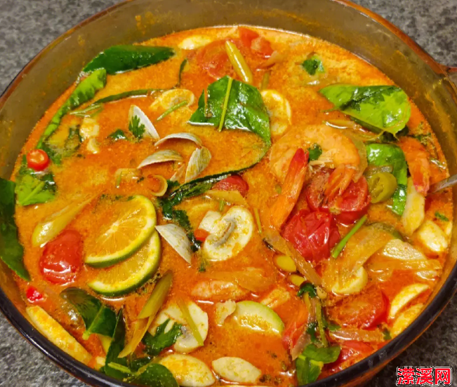 泰国冬阴功汤怎么做才够香，教你泰式冬阴功海鲜汤