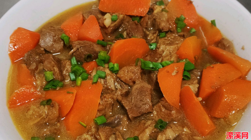 羊肉炖胡萝卜的家常做法，羊肉胡萝卜汤这样炖汤白鲜香膻味小