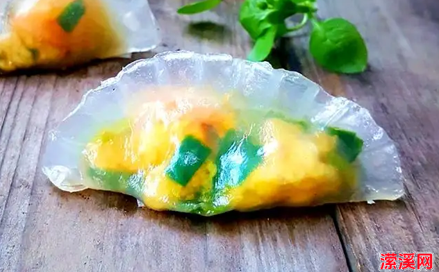 详细阅读:透明饺子皮的和面技术配方,面点师傅教你做水晶饺子 透明饺子皮的和面技术配方,面点师傅教你做水晶饺子