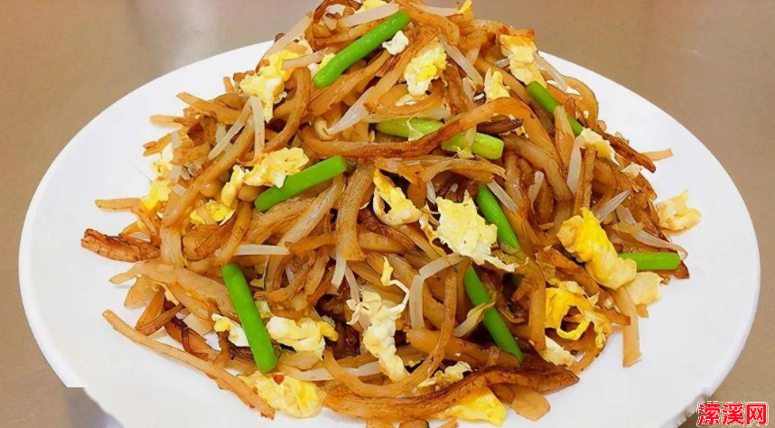 详细阅读:焖饼的家常做法,大厨教你焖饼的正确做法 焖饼的家常做法,大厨教你焖饼的正确做法