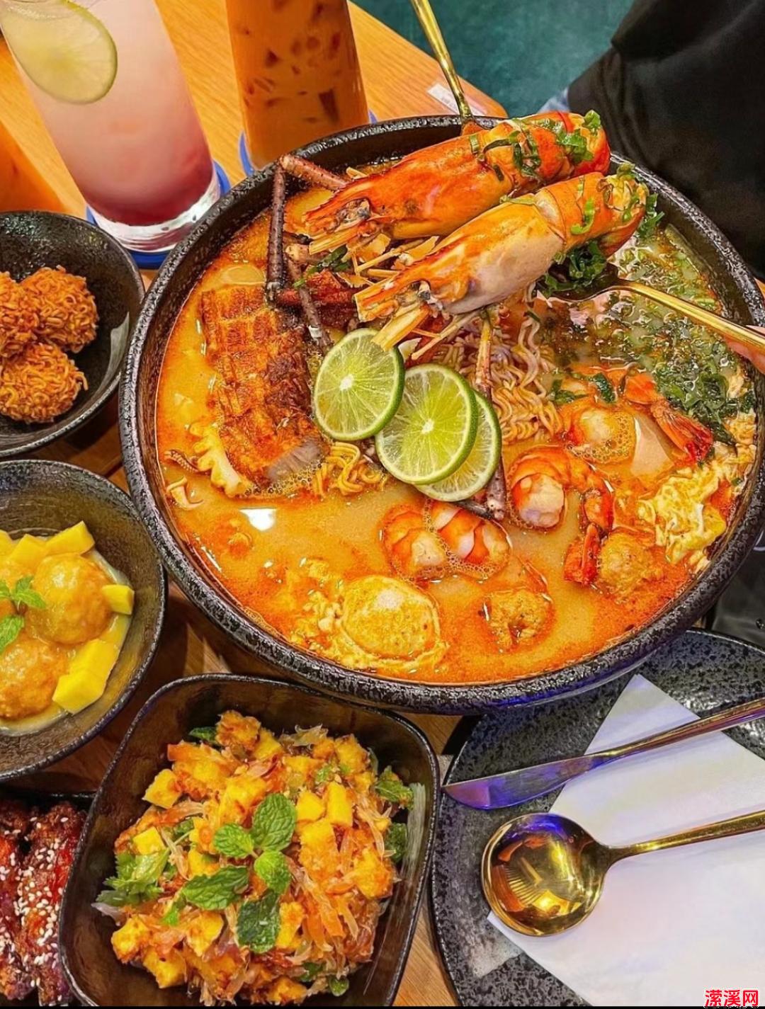 详细阅读:醇香浓郁的泰式冬阴功汤:热辣而鲜美! 醇香浓郁的泰式冬阴功汤:热辣而鲜美!