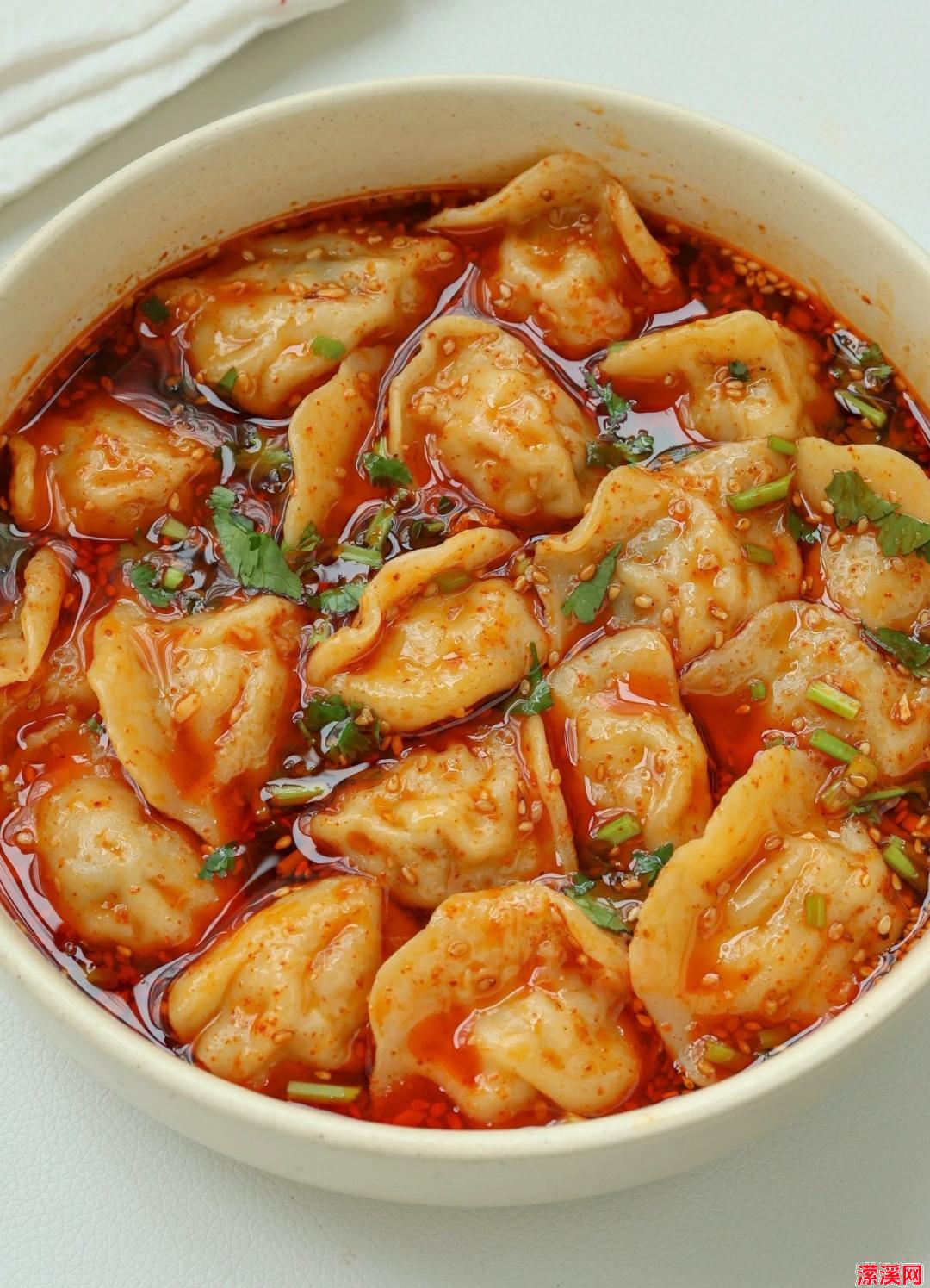 详细阅读:酸汤水饺 - 饺子与酸汤的完美结合,口感丰富,回味无穷 酸汤水饺 - 饺子与酸汤的完美结合,口感丰富,回味无穷