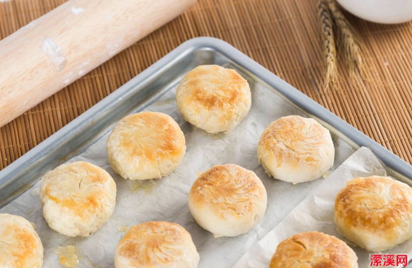 详细阅读:鲜肉月饼的做法大全,酥得掉渣渣的鲜肉月饼 鲜肉月饼的做法大全,酥得掉渣渣的鲜肉月饼
