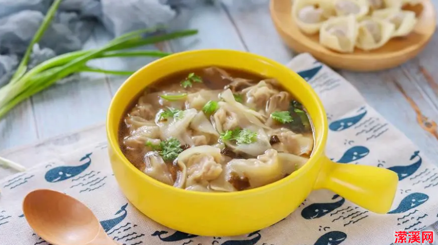 馄饨的家常做法，手把手教你做馅香皮薄的小馄饨