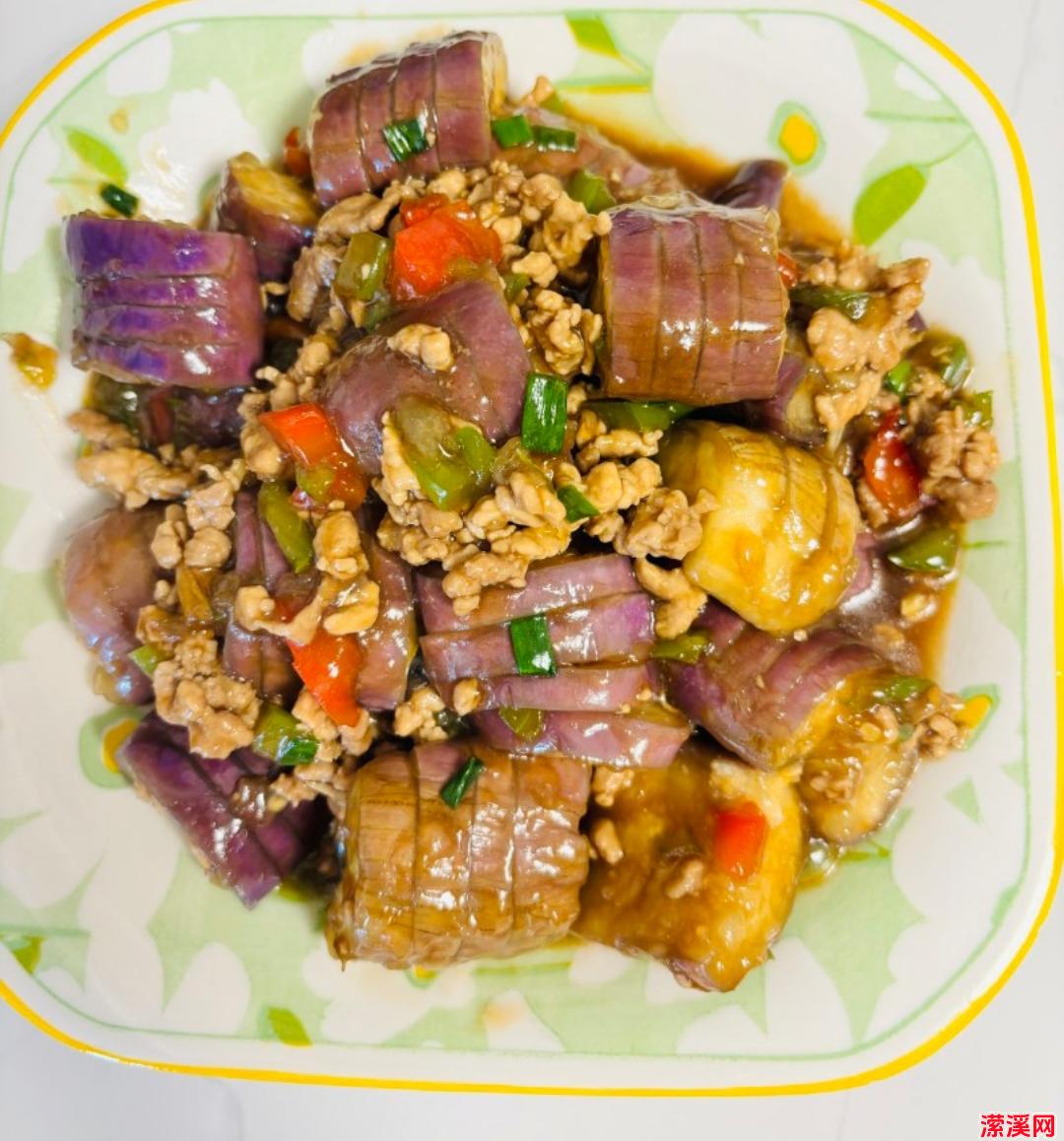 鲜嫩多汁家常炒茄子，简单美味的下饭神器