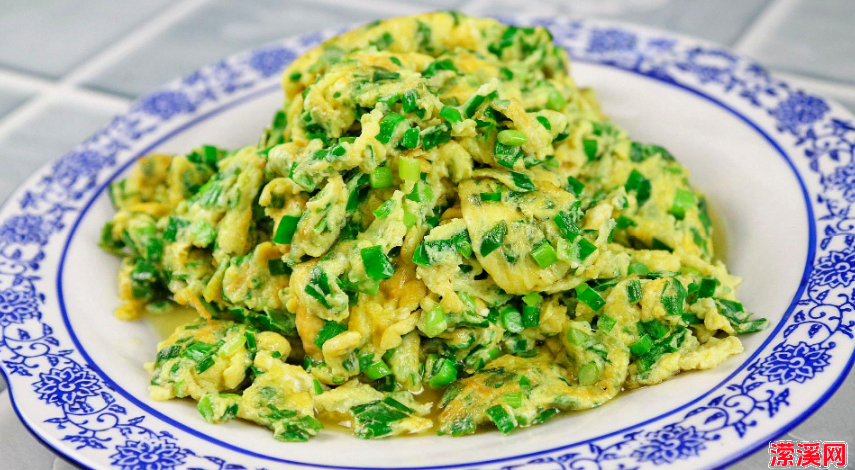 韭菜炒蛋时鸡蛋别傻傻直接下锅! 多加1步, 美味提升10倍