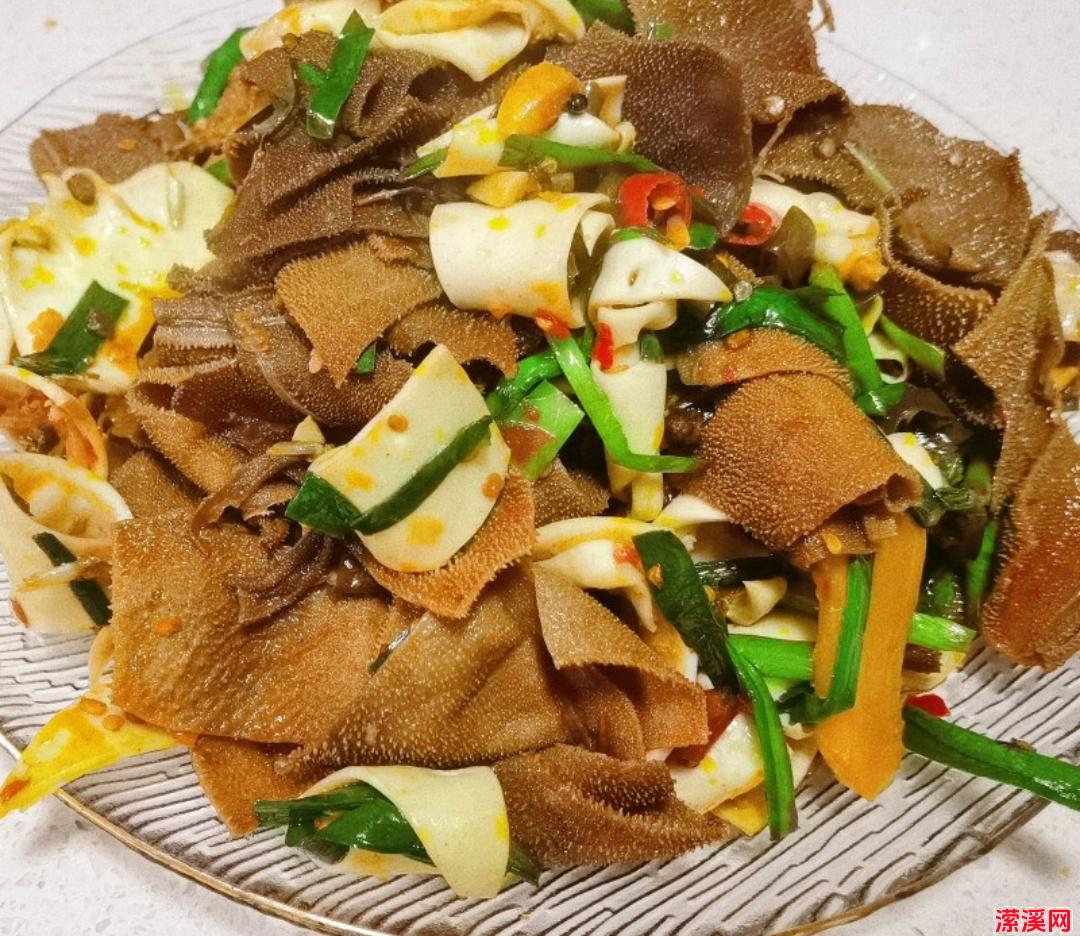 爽口麻辣泡椒黄喉毛肚美味诱惑