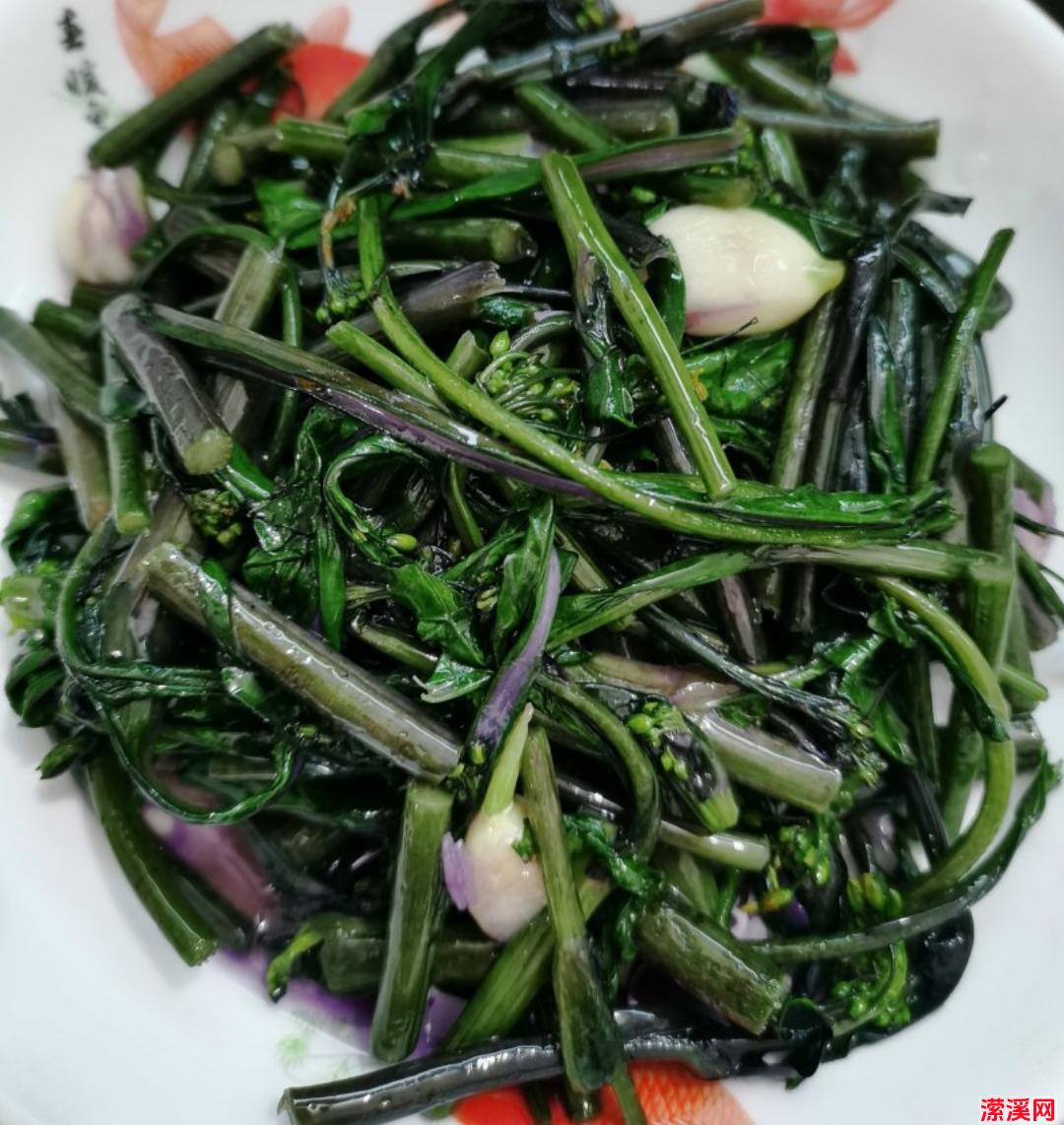 详细阅读:清爽可口的蒜炒红菜苔,家常美味无比 清爽可口的蒜炒红菜苔,家常美味无比