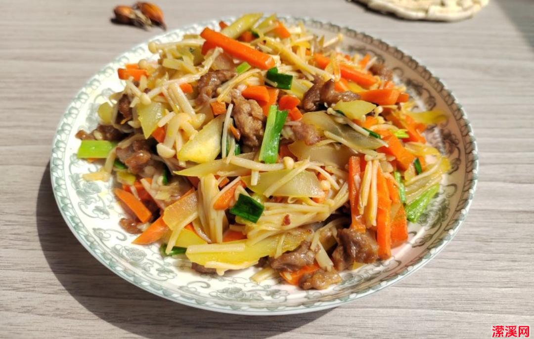 金针菇胡萝卜肉丝炒制，营养美味家常菜分享