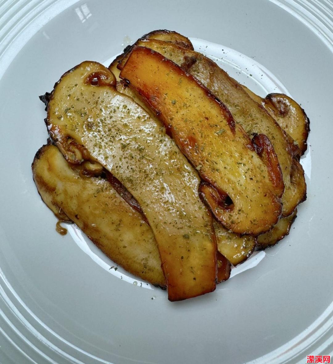 黄油煎制松茸，香气四溢的山珍美味