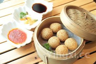 白酒中能否加酒糟?探讨白酒与酒糟添加的关联