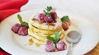 荷叶清香,蒸鸡鲜嫩,美味佳肴享不停。