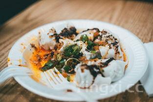 麻辣烫最旺三个属相,一个人摆摊卖麻辣烫