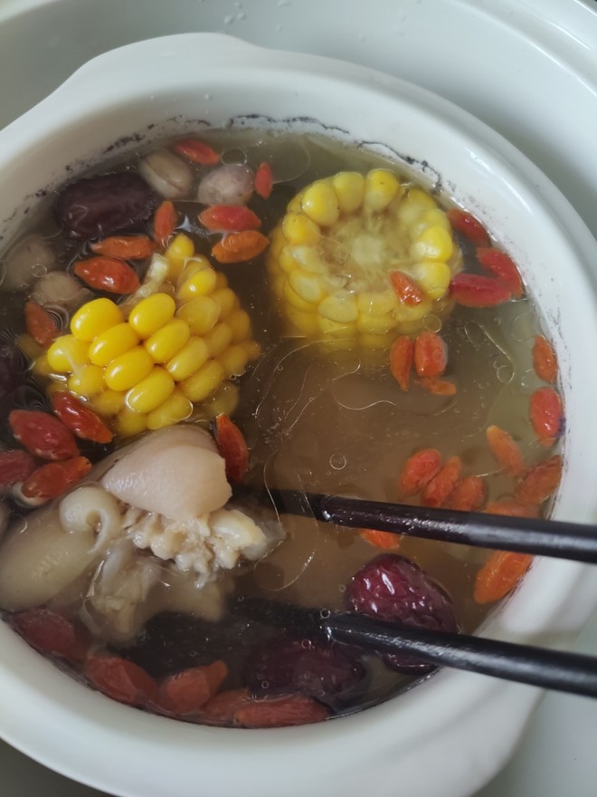 猪蹄黄豆汤的做法,猪蹄黄豆汤的做法可以放花生吗